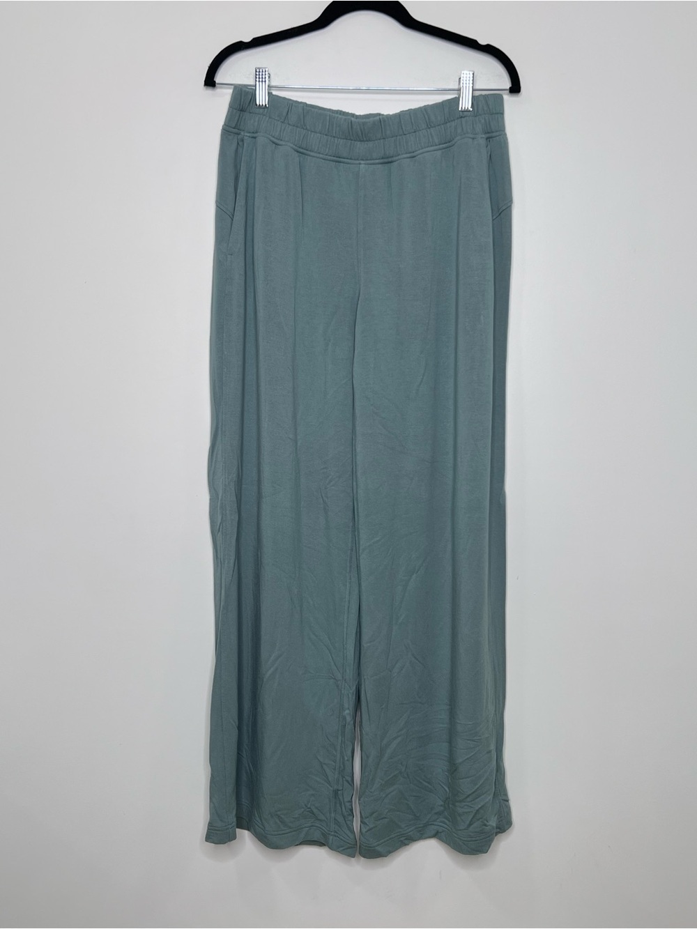 Lululemon BeCalm Mid-Rise Wide-Leg Pant - Picture 3 of 6